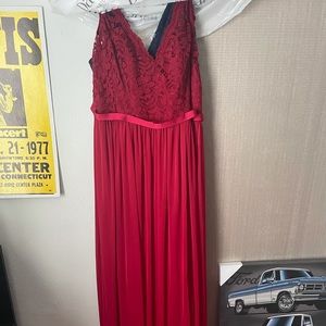 DAVIDS BRIDAL BRIDESMAID DRESS WORN ONCE!!